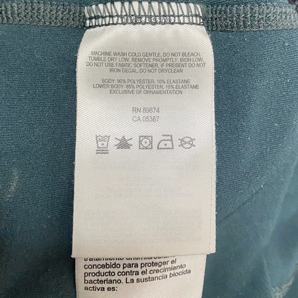 Women’s Mountain Hardwear Green Cropped Leggings Size Extra Small XS - Picture 4 of 9